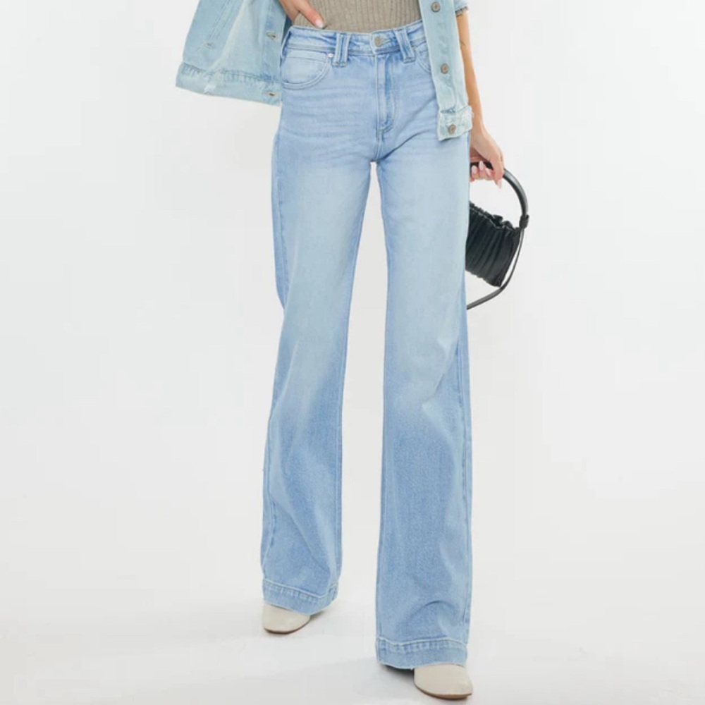 Kancan Los Angeles classes straight leg slight flair jeans Light wash Size 29